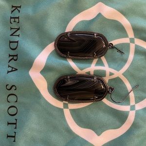 Black Marble Kendra Scott earrings!
